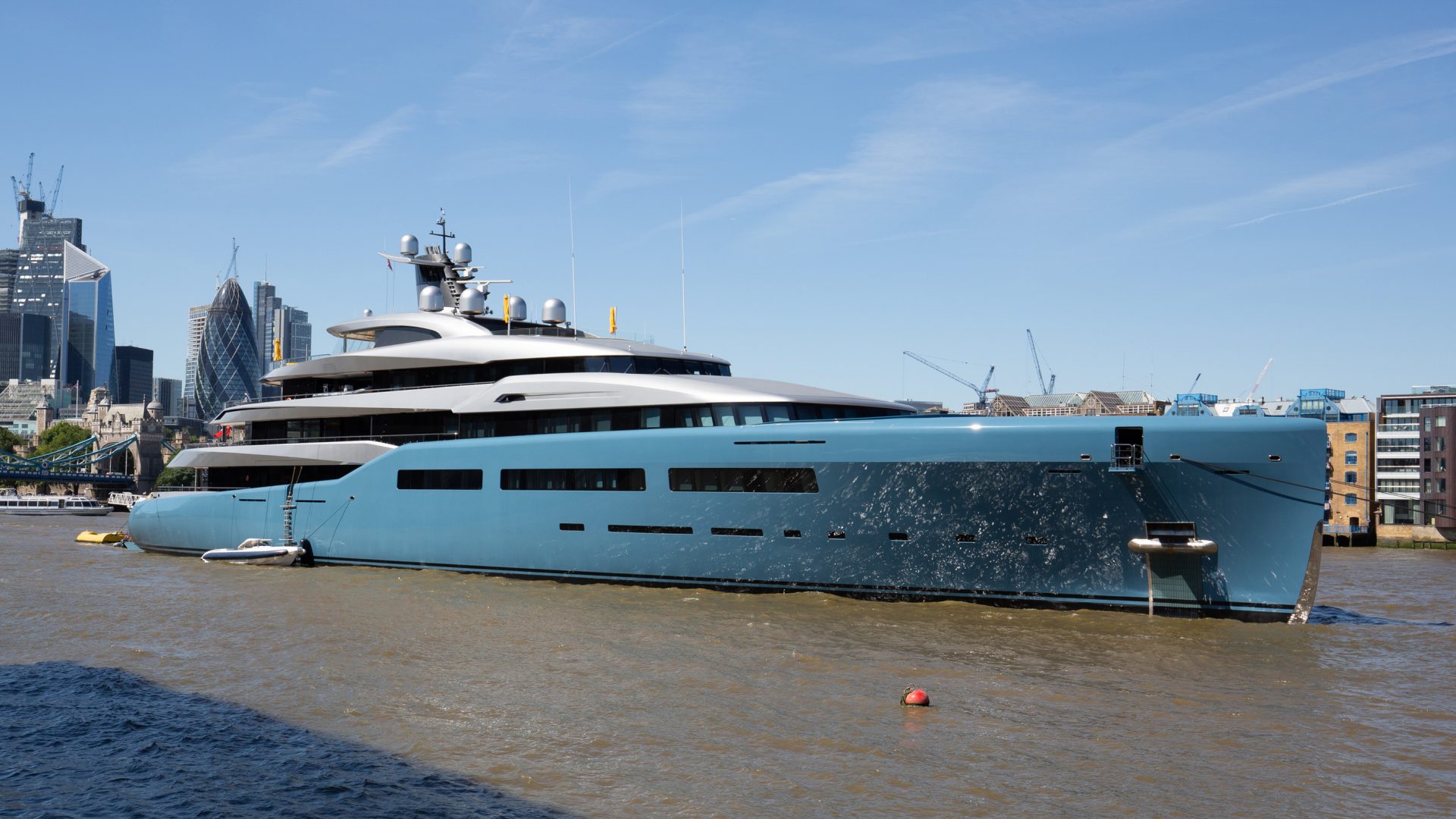 Joe Lewis Superyacht Aviva | 98m Abeking & Rasmussen