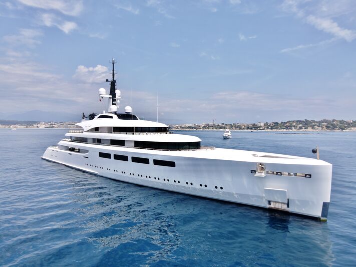 super yachts who owns