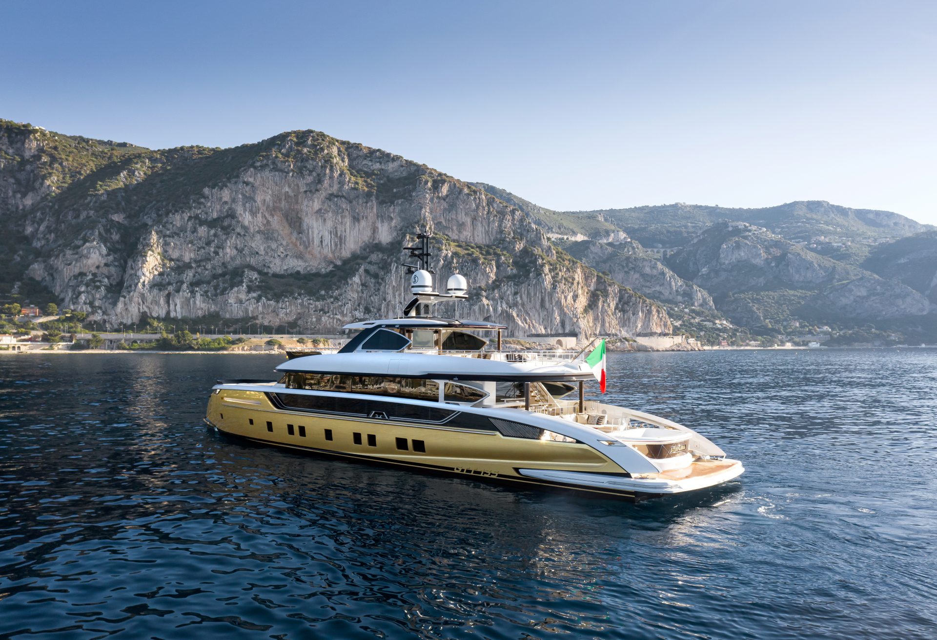 Superyacht Dynamiq GTT 135