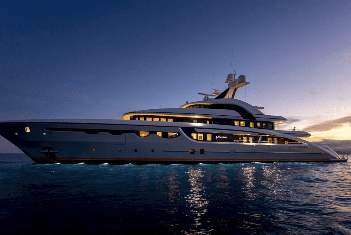 68m M/Y Soaring arrives at the 2022 Palm beach international boat show