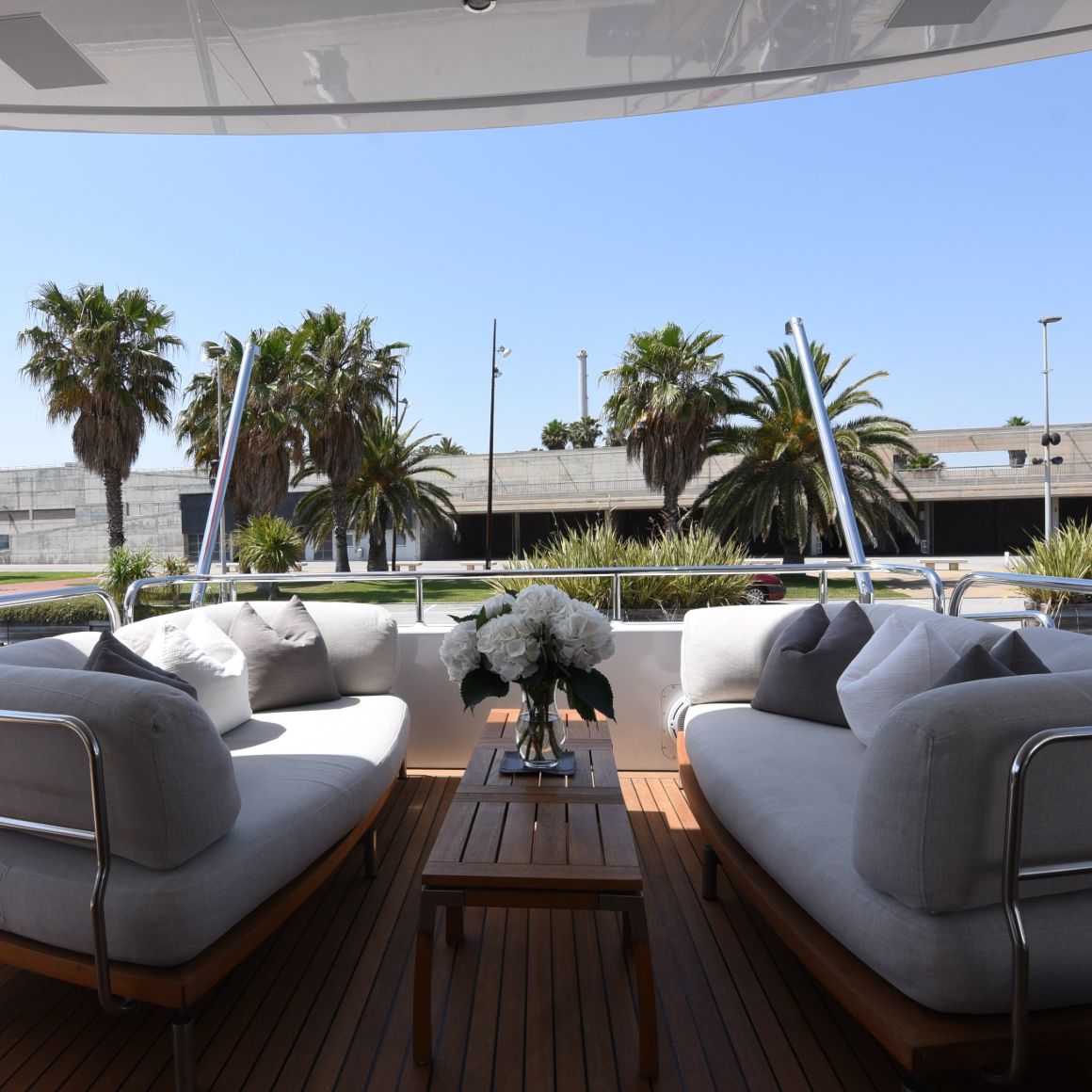 Superyacht LIFE SAGA sun deck