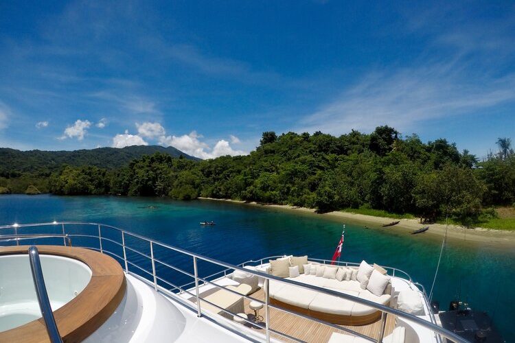 Melanesian Luxury Yacht Services