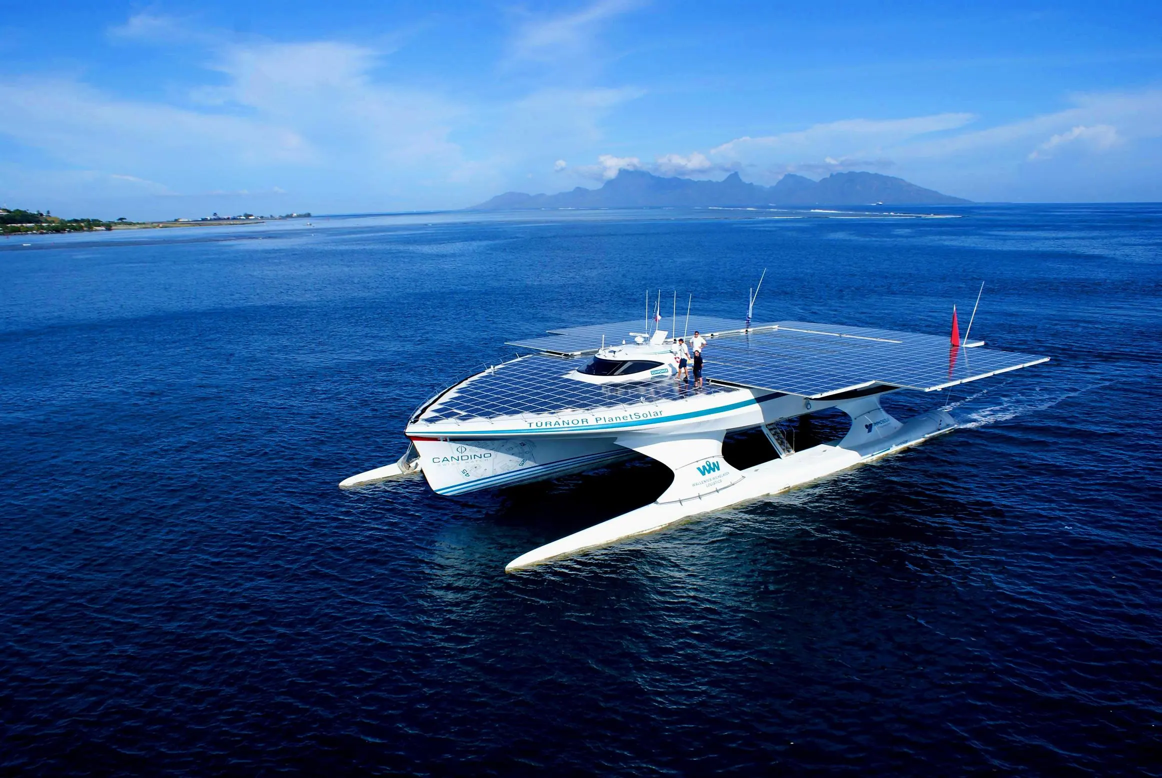 Electric boats - PlanetSolar